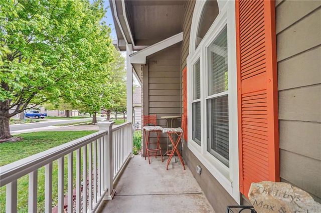 556 Brentwood Drive, Lawrence, KS 66049