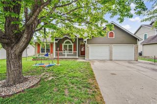 556 Brentwood Drive, Lawrence, KS 66049