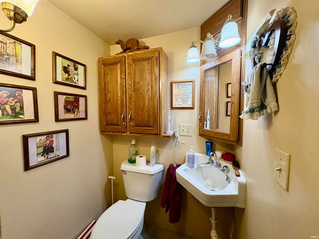 1128 W Cherry Street, Bluffton, IN 46714