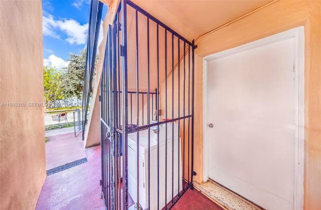 955 W 23rd St, Hialeah, FL 33010