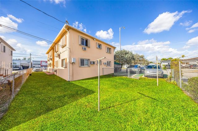 955 W 23rd St, Hialeah, FL 33010