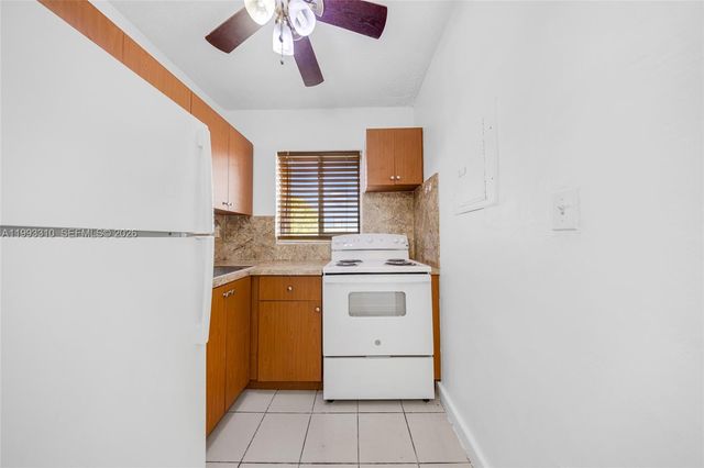 955 W 23rd St, Hialeah, FL 33010