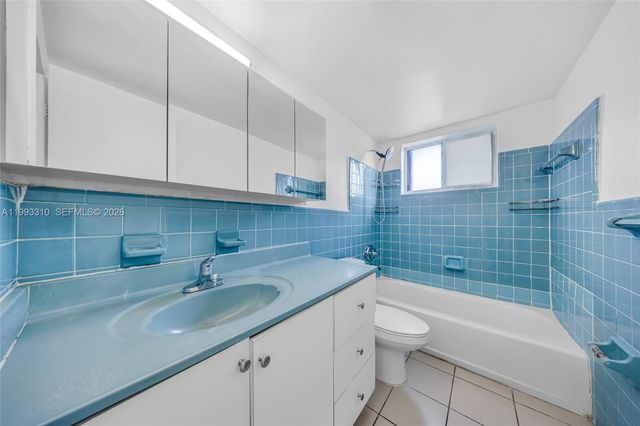 955 W 23rd St, Hialeah, FL 33010