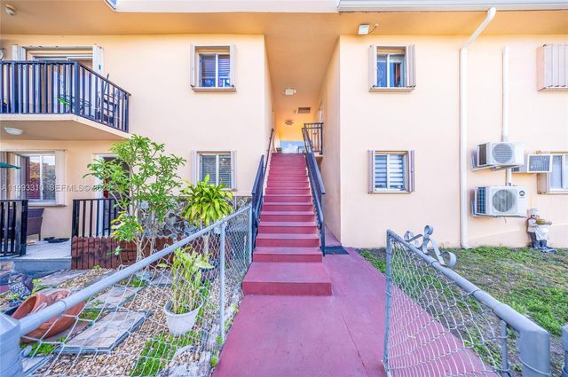 955 W 23rd St, Hialeah, FL 33010