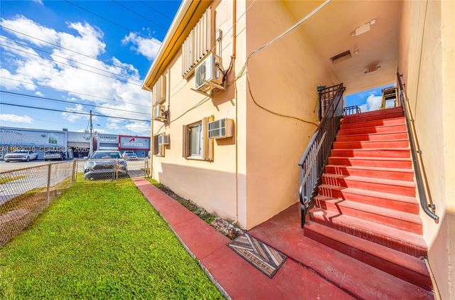 955 W 23rd St, Hialeah, FL 33010