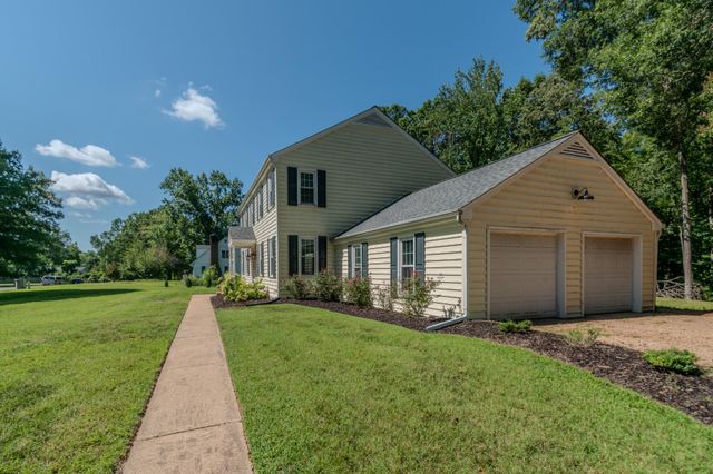 428 INGLESIDE DRIVE, Fredericksburg, VA 22405