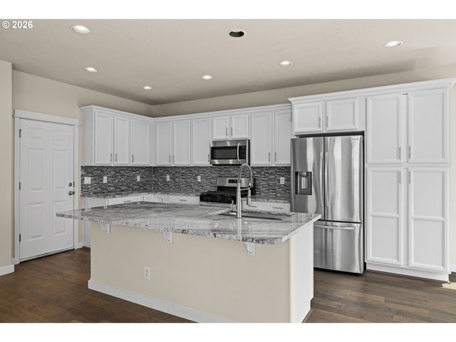 6190 Ne RIDGESTONE Ct, Hillsboro, OR 97124