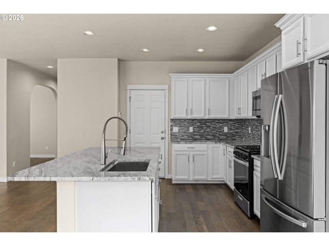 6190 Ne RIDGESTONE Ct, Hillsboro, OR 97124
