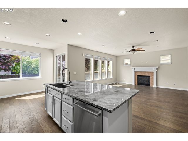 6190 Ne RIDGESTONE Ct, Hillsboro, OR 97124
