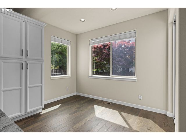 6190 Ne RIDGESTONE Ct, Hillsboro, OR 97124