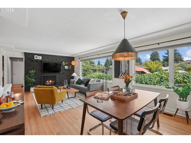 1120 Ne 162ND Ave, Portland, OR 97230