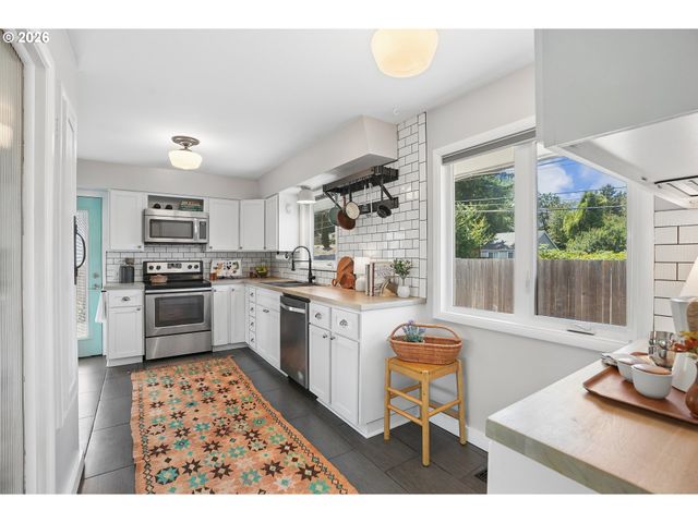 1120 Ne 162ND Ave, Portland, OR 97230