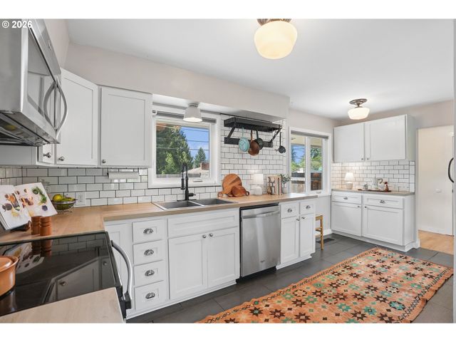 1120 Ne 162ND Ave, Portland, OR 97230