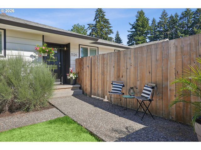 1120 Ne 162ND Ave, Portland, OR 97230