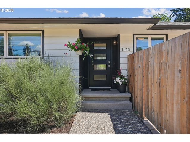 1120 Ne 162ND Ave, Portland, OR 97230