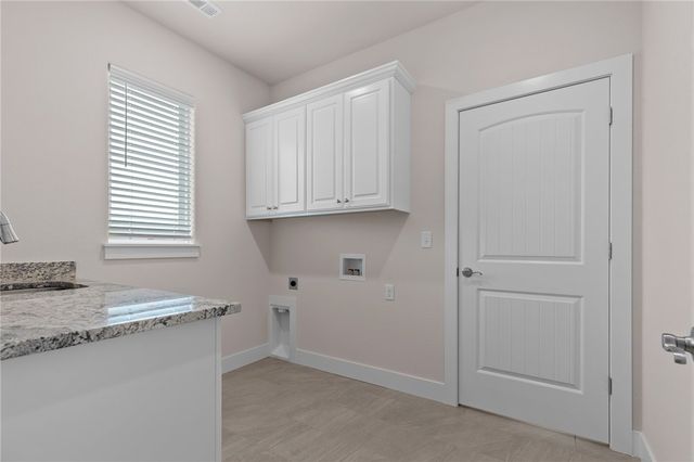 4162 W Huron Loop, Fayetteville, AR 72704