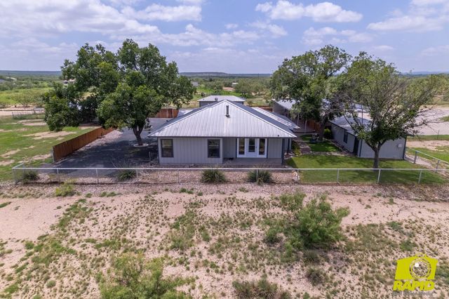 12526 Twin Lakes Lane, San Angelo, TX 76904