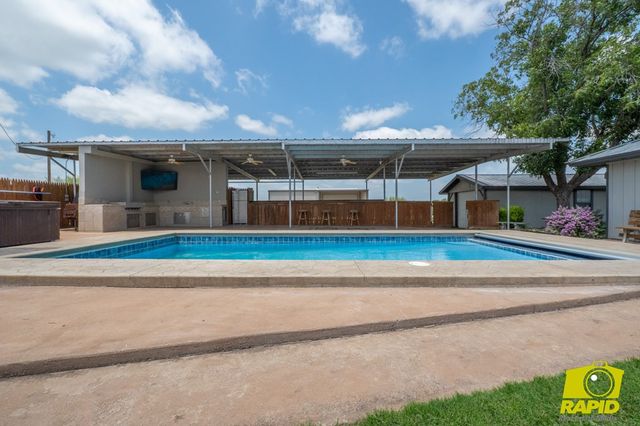 12526 Twin Lakes Lane, San Angelo, TX 76904