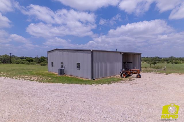 12526 Twin Lakes Lane, San Angelo, TX 76904