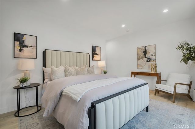 2117 W Clark Avenue, Burbank, CA 91506
