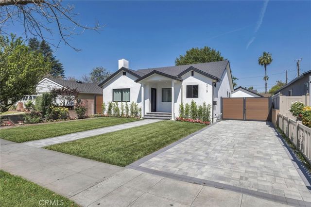 2117 W Clark Avenue, Burbank, CA 91506