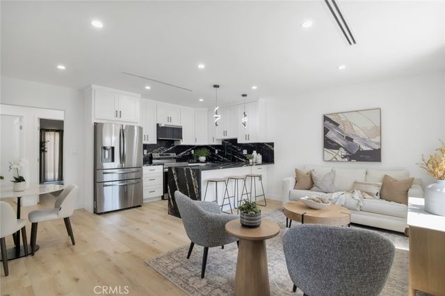 2117 W Clark Avenue, Burbank, CA 91506