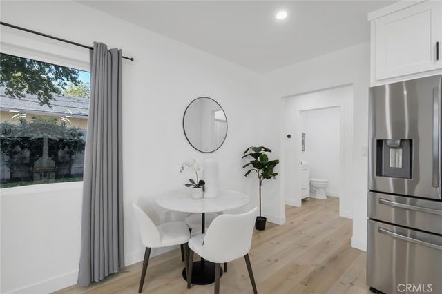 2117 W Clark Avenue, Burbank, CA 91506