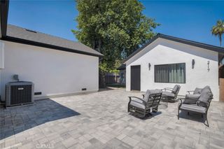 2117 W Clark Avenue, Burbank, CA 91506