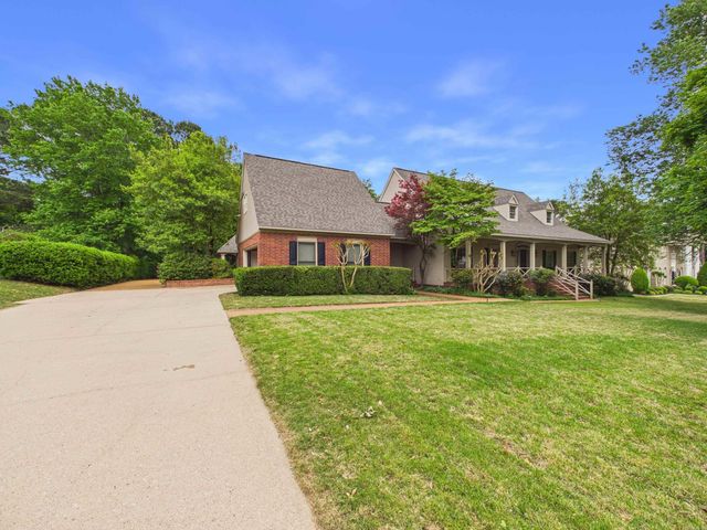 12 Country Club Circle, Searcy, AR 72143