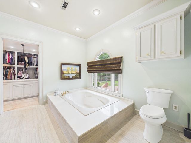 12 Country Club Circle, Searcy, AR 72143