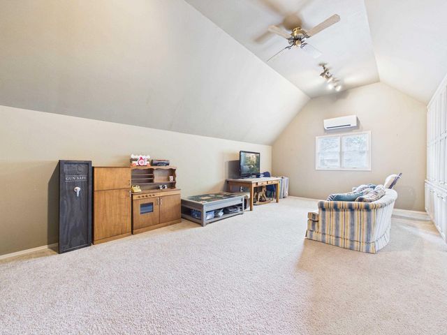 12 Country Club Circle, Searcy, AR 72143
