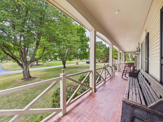 12 Country Club Circle, Searcy, AR 72143