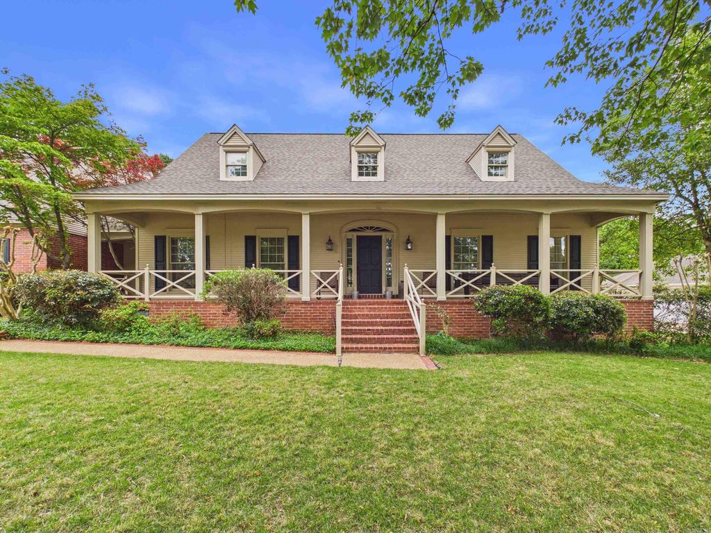 12 Country Club Circle, Searcy, AR 72143