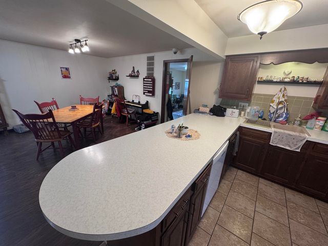 207 E Meadow Avenue, Crane, MO 65633