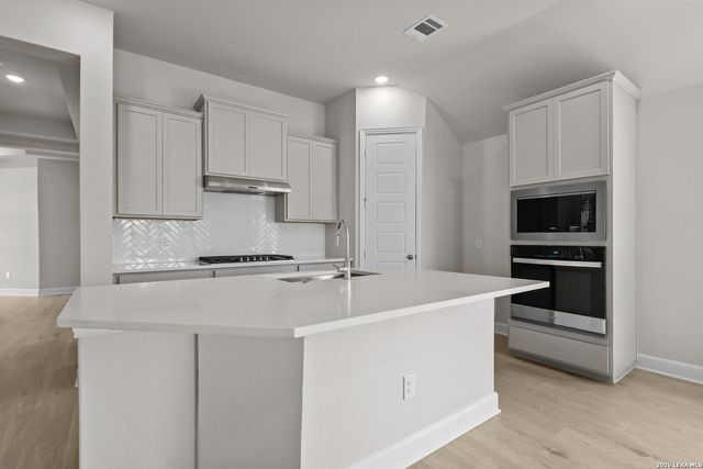 1864 Bighorn Trl, New Braunfels, TX 78132