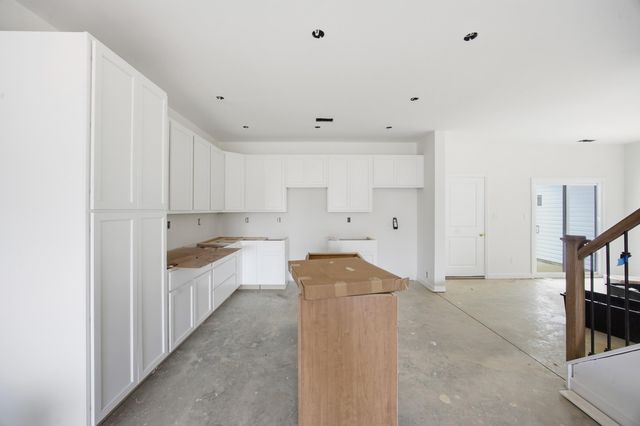 674 Hollow Creek Road, Lexington, KY 40511