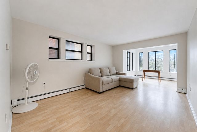 120 Seward Avenue Unit 201, Detroit, MI 48202