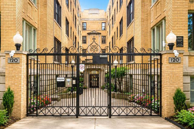 120 Seward Avenue Unit 201, Detroit, MI 48202