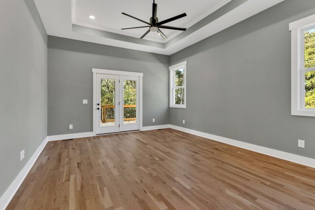 1000 Hogans Branch Rd, Hendersonville, TN 37075