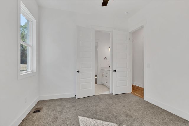 1000 Hogans Branch Rd, Hendersonville, TN 37075