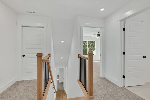 1000 Hogans Branch Rd, Hendersonville, TN 37075