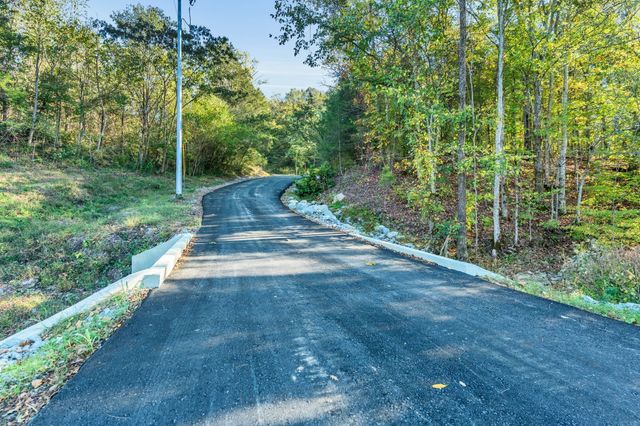 1000 Hogans Branch Rd, Hendersonville, TN 37075