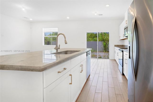 846 SE 19th St 0, Homestead, FL 33034