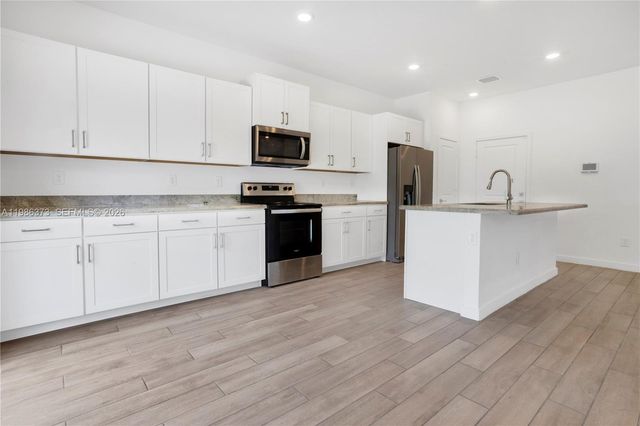 846 SE 19th St 0, Homestead, FL 33034