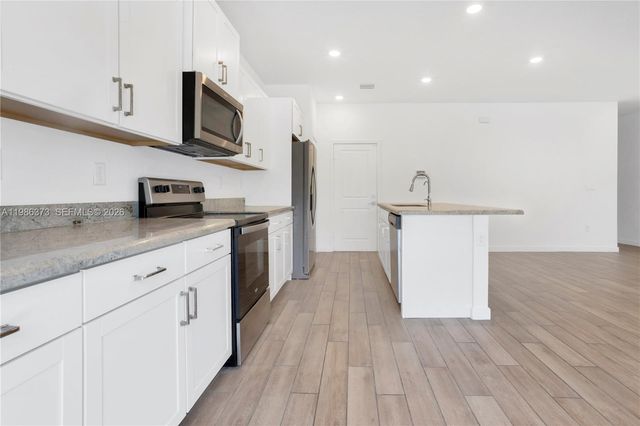 846 SE 19th St 0, Homestead, FL 33034