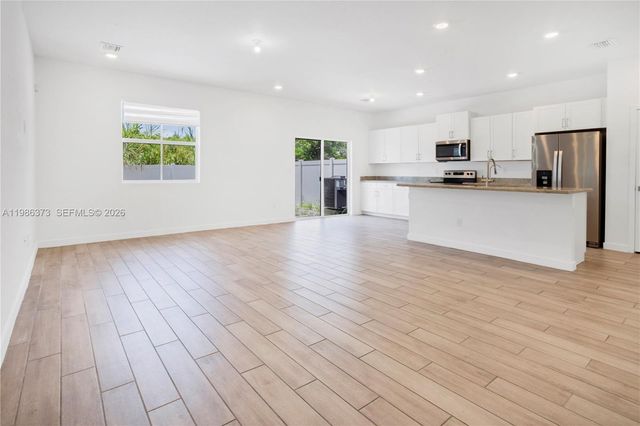 846 SE 19th St 0, Homestead, FL 33034