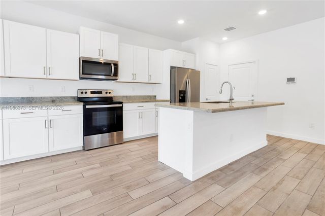 846 SE 19th St 0, Homestead, FL 33034