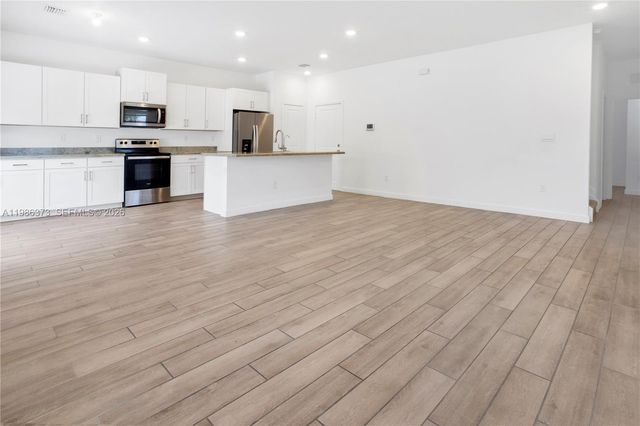 846 SE 19th St 0, Homestead, FL 33034