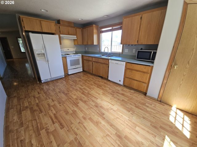 13111 Ne 37TH St, Vancouver, WA 98682