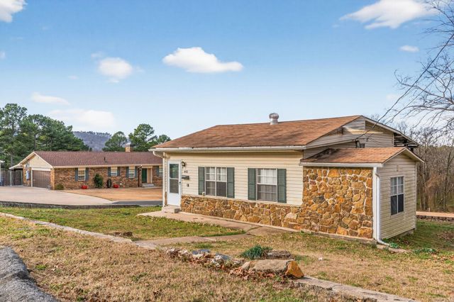 4401 West Drive, Little Rock, AR 72118